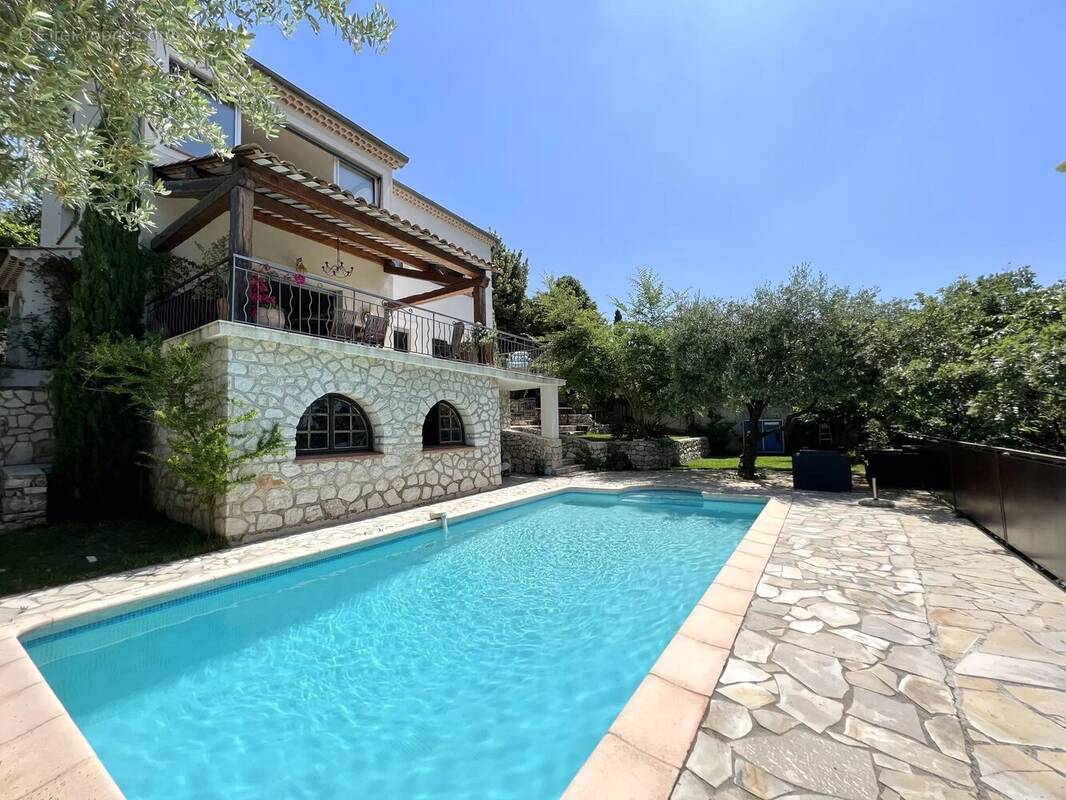 Maison à SAINT-JEANNET