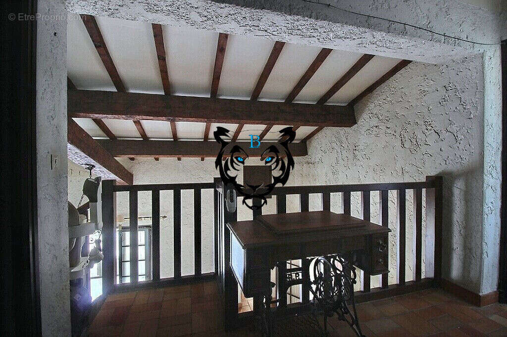 Maison à LES ISSAMBRES