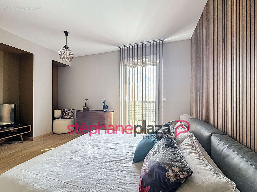 Appartement à DECINES-CHARPIEU