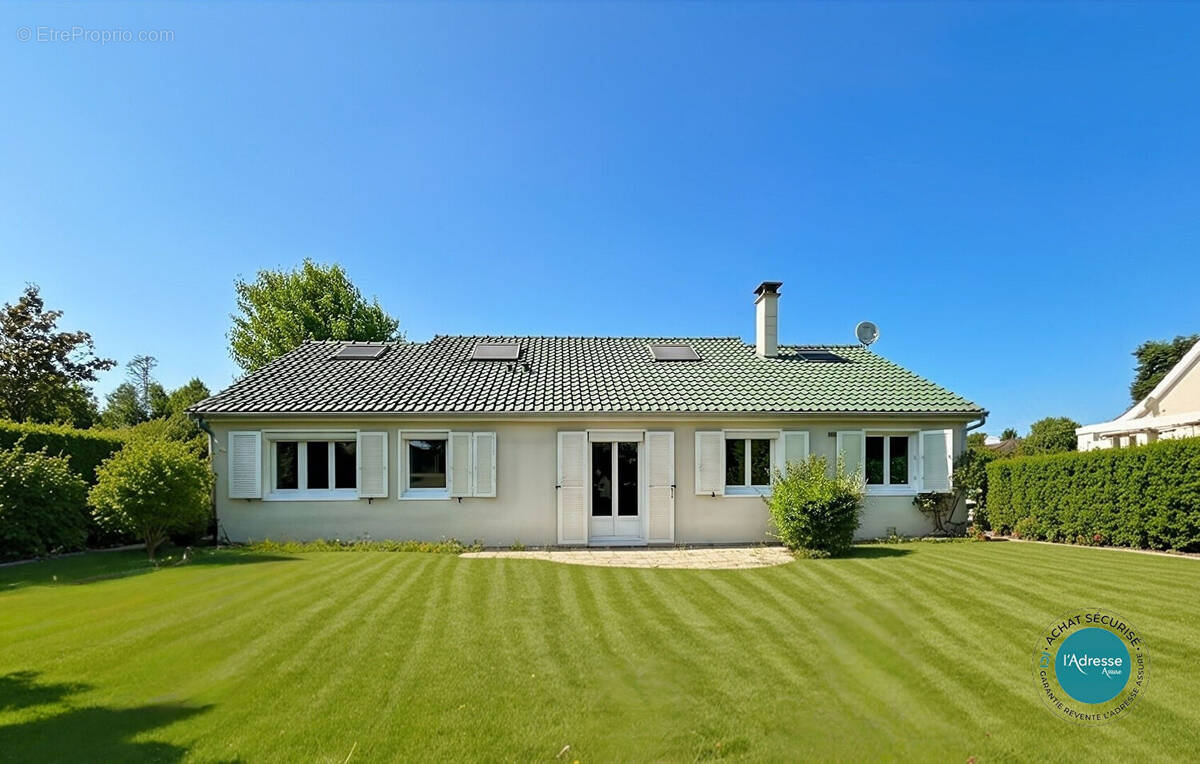 Maison à MENNECY