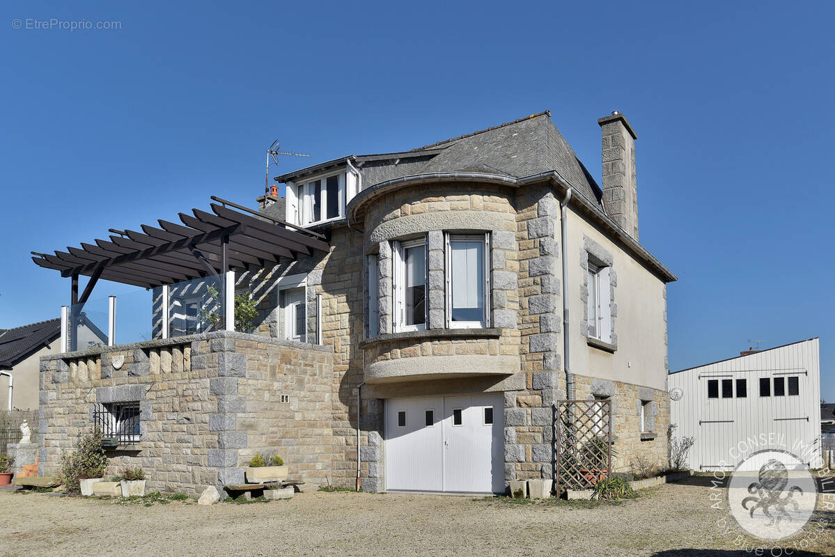 Maison à SAINT-JACUT-DE-LA-MER