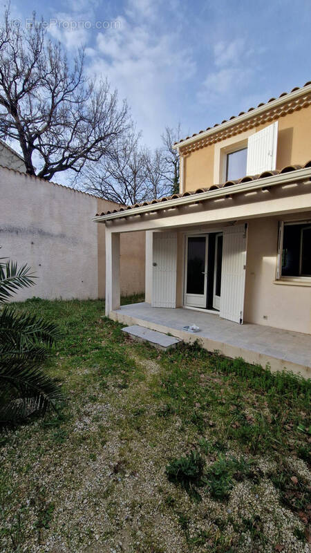 Maison à BOLLENE