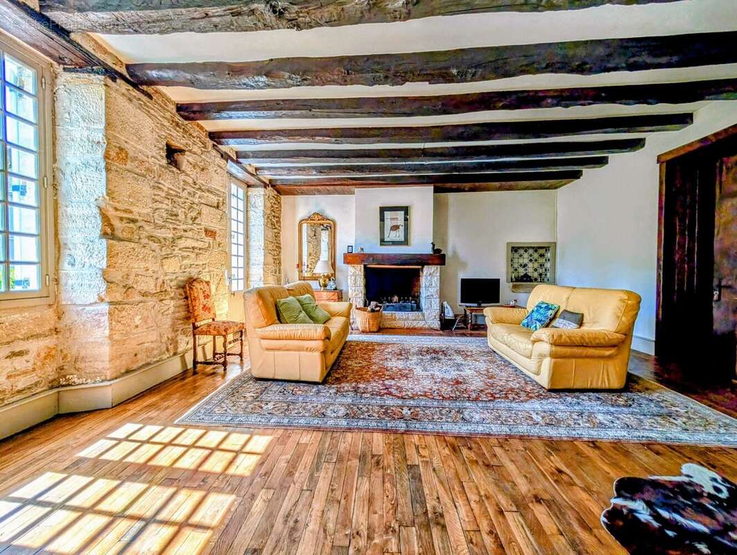 Maison à EXCIDEUIL