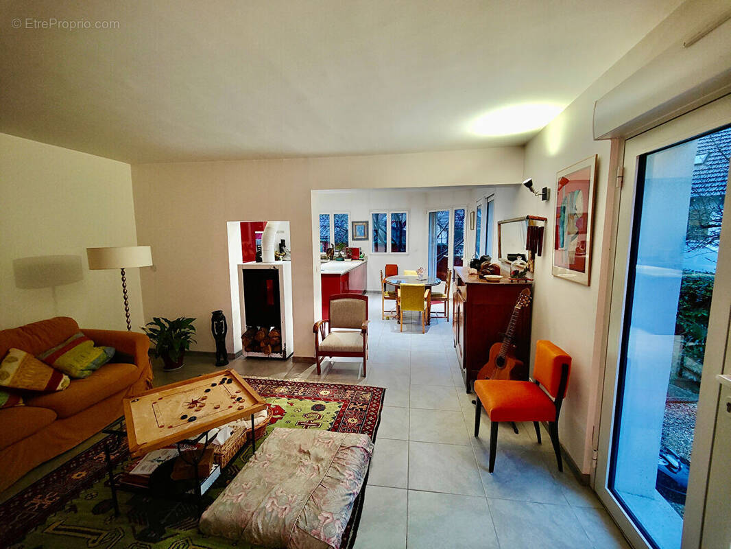 Maison à VIGNEUX-SUR-SEINE