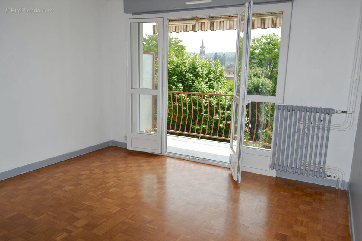 Appartement à LA TOUR-DU-PIN