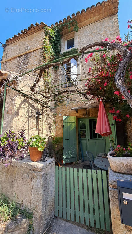 Maison à CUCURON