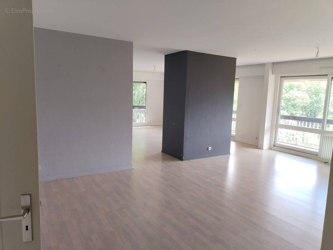 Appartement à SAINT-EGREVE