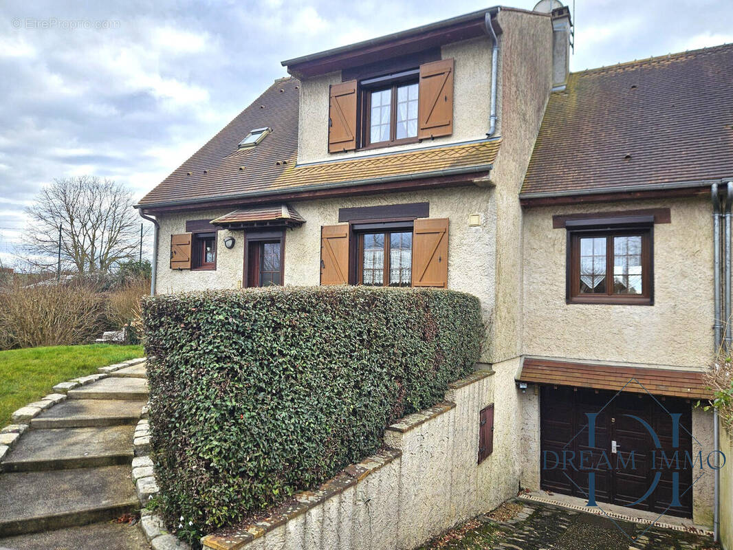 Maison à GASNY