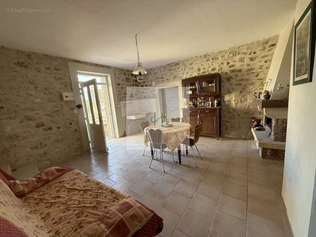 Maison à GRIGNAN
