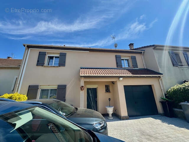 Maison à MORANGIS
