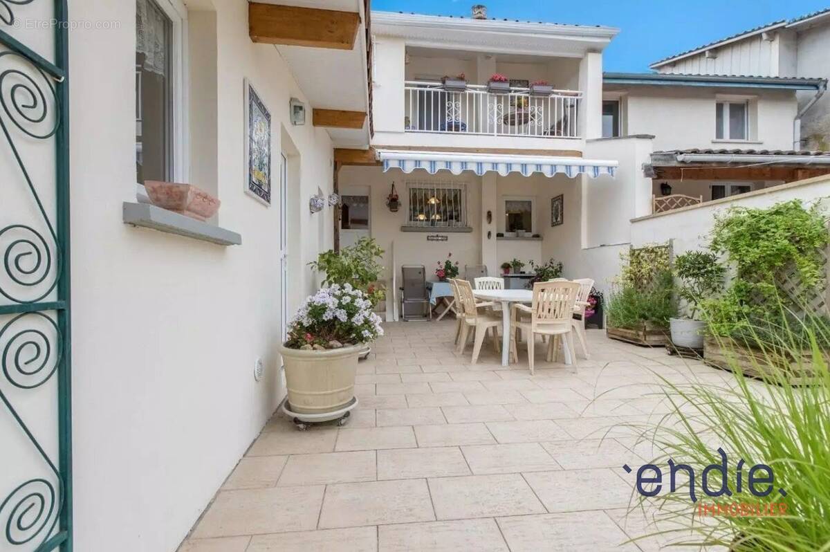 Maison à HAGETMAU