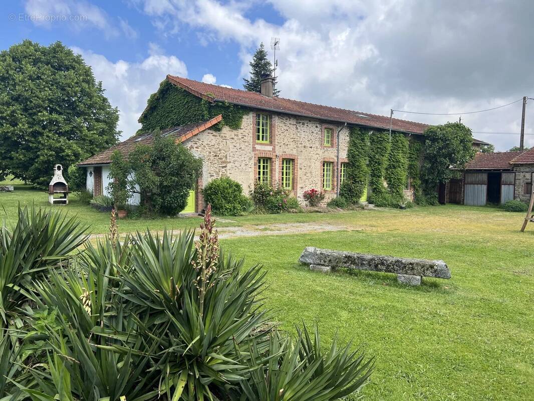 Maison à BELLAC