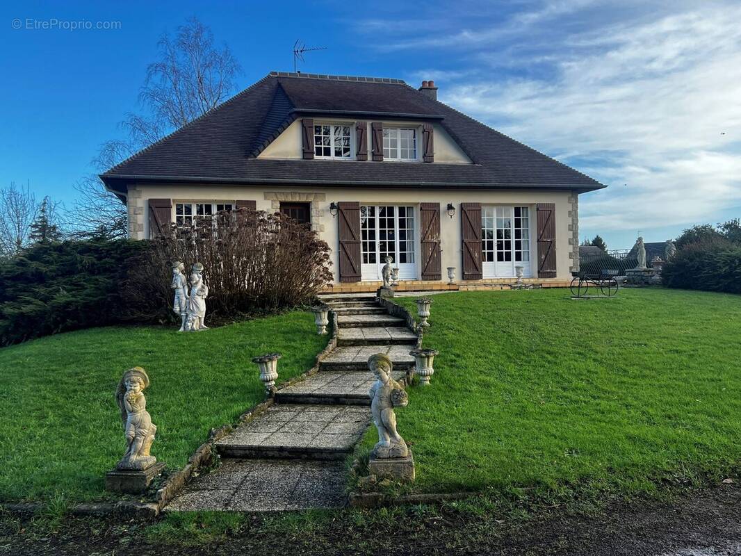 Maison à LE BREUIL-EN-BESSIN