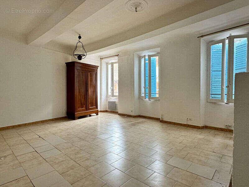 Appartement à LORGUES