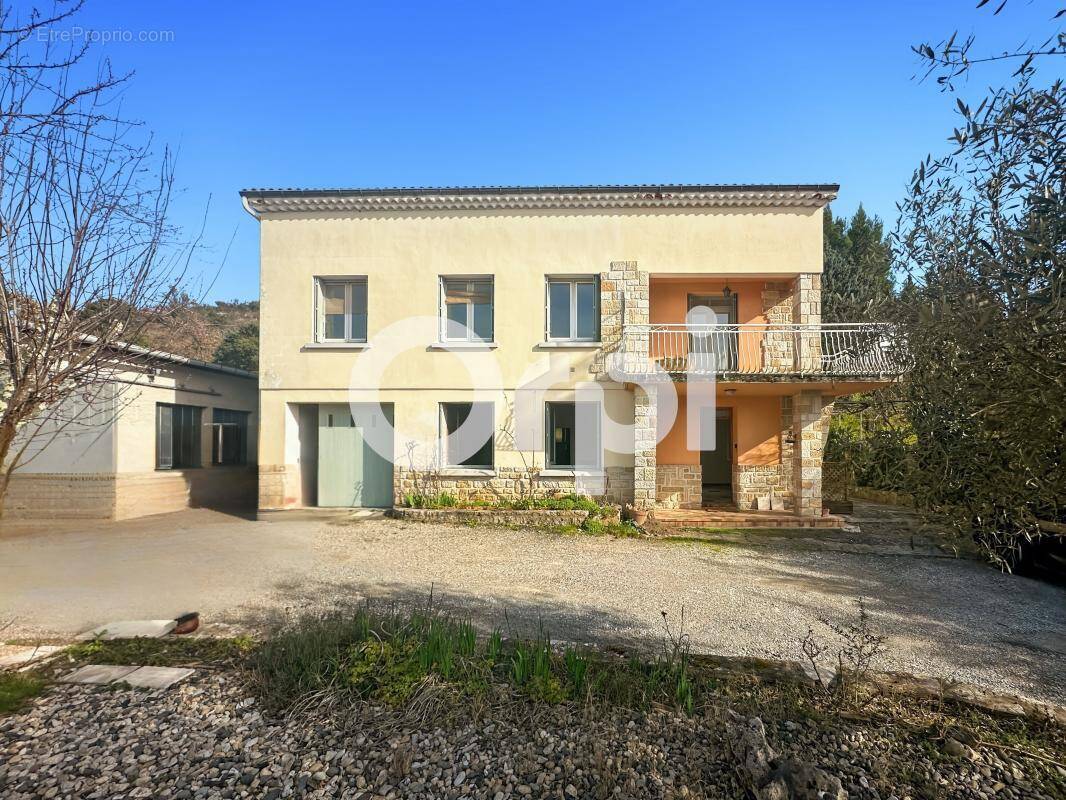 Maison à RUOMS