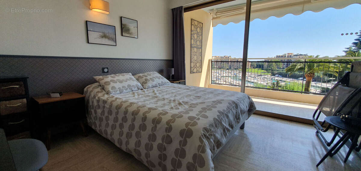 Appartement à MANDELIEU-LA-NAPOULE