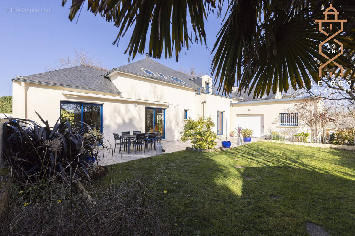 Maison à SAINT-AVE
