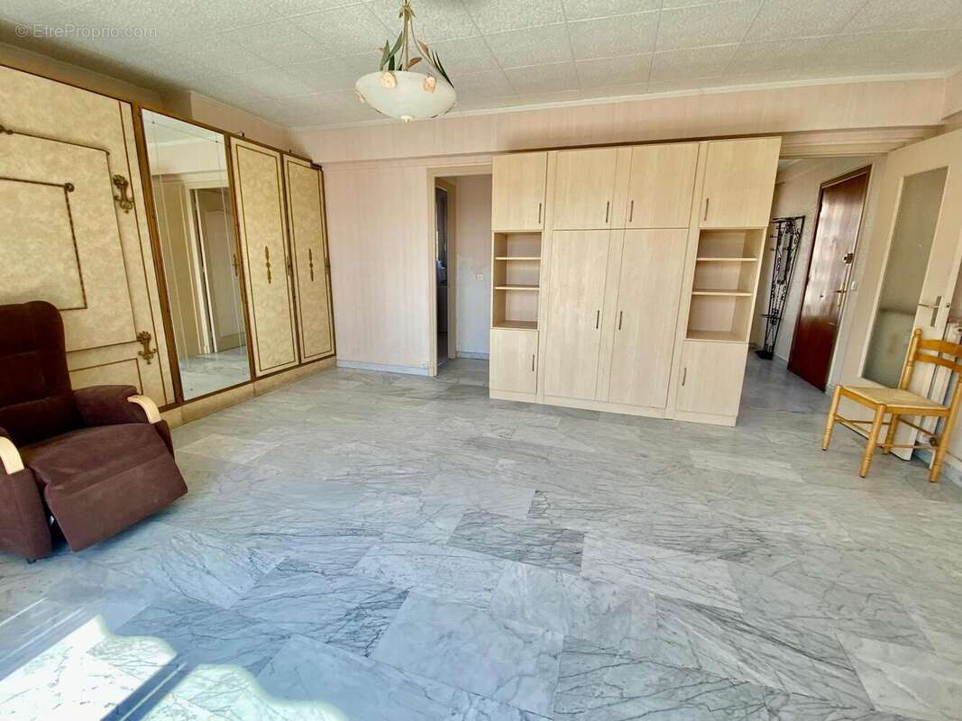   - Appartement à NICE