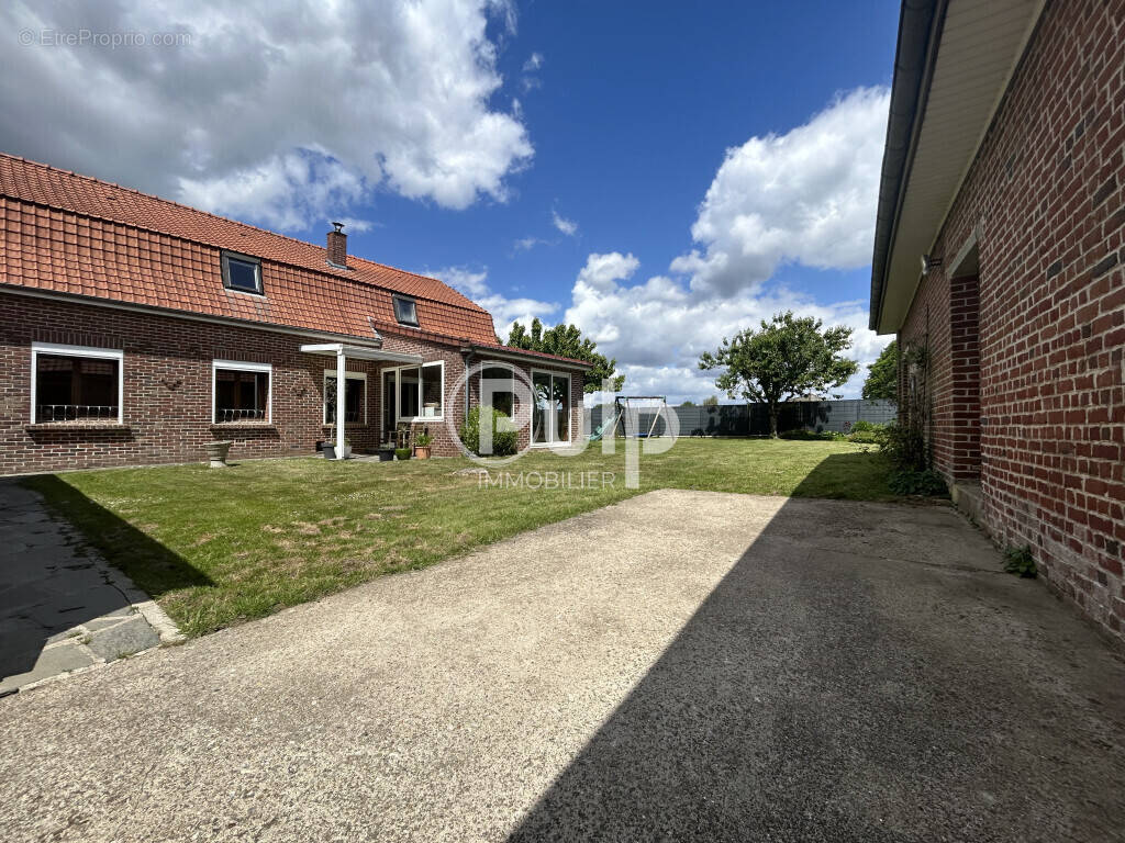 Maison à VALHUON