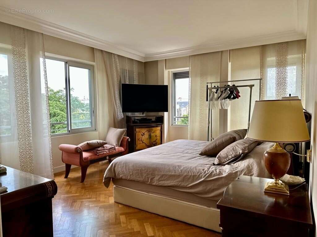 Appartement à PARIS-8E