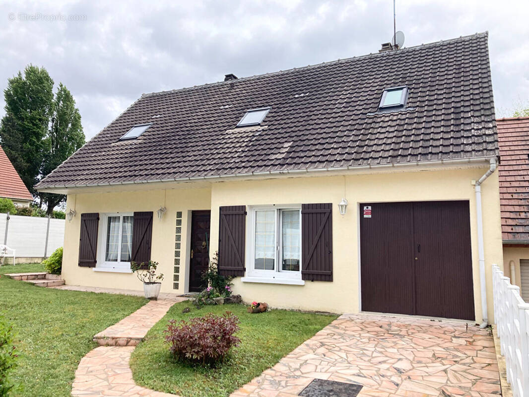 Maison à EZANVILLE