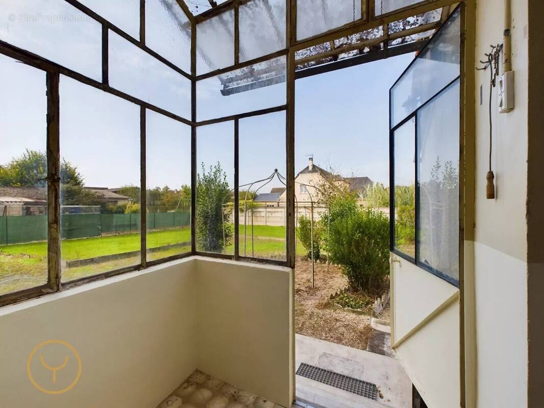 Maison à ANGLURE