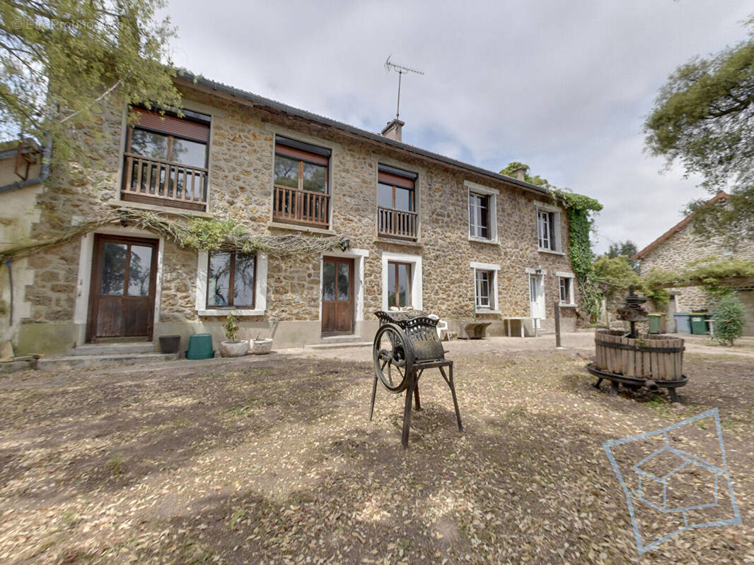 Maison à CHEVREUSE