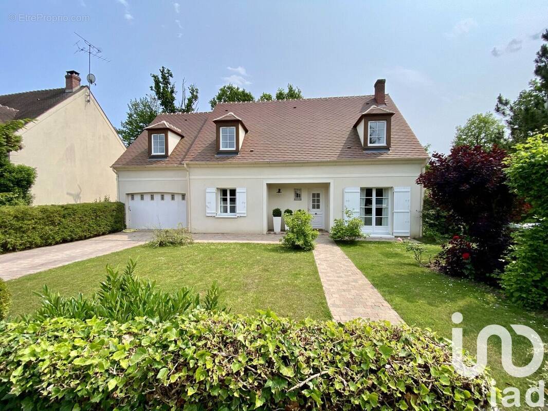 Photo 1 - Maison à LAMORLAYE