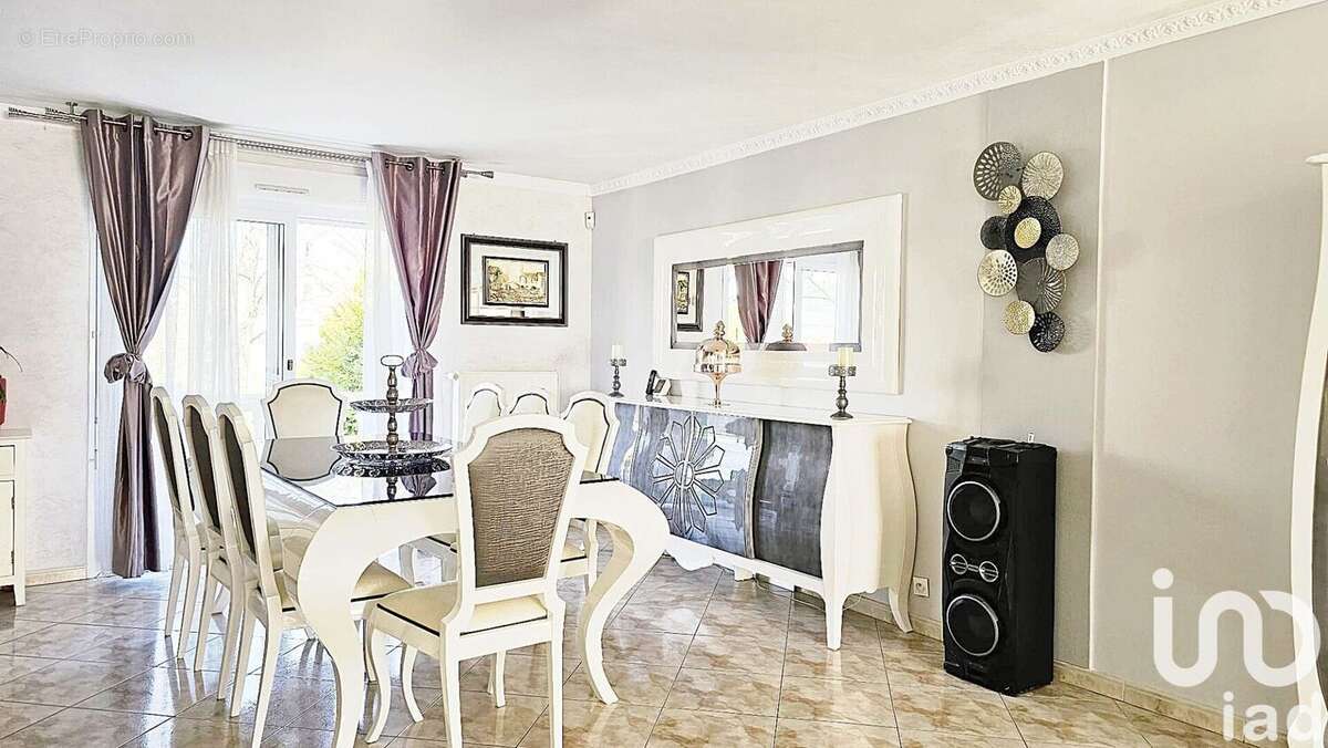 Photo 2 - Maison à NOISY-LE-SEC