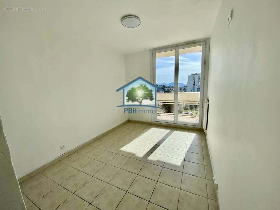 Appartement à MARSEILLE-15E