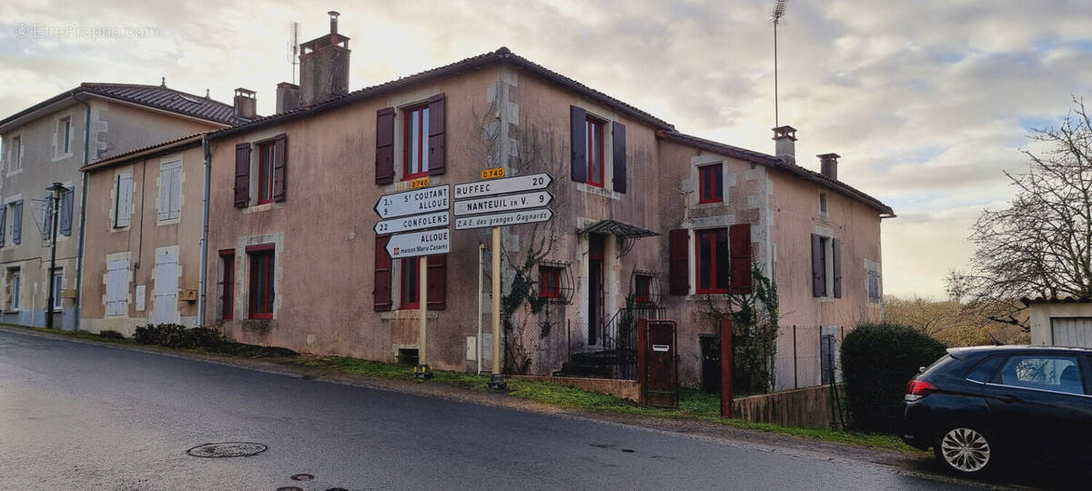 Maison à CHAMPAGNE-MOUTON