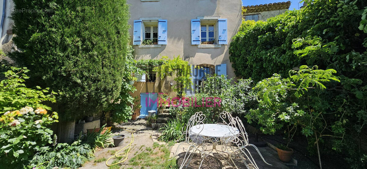 Maison à SAUMANE-DE-VAUCLUSE