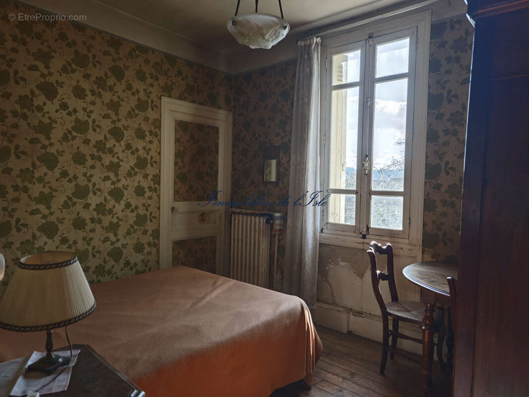 1er étage: Chambre 2 - Maison à PERIGUEUX
