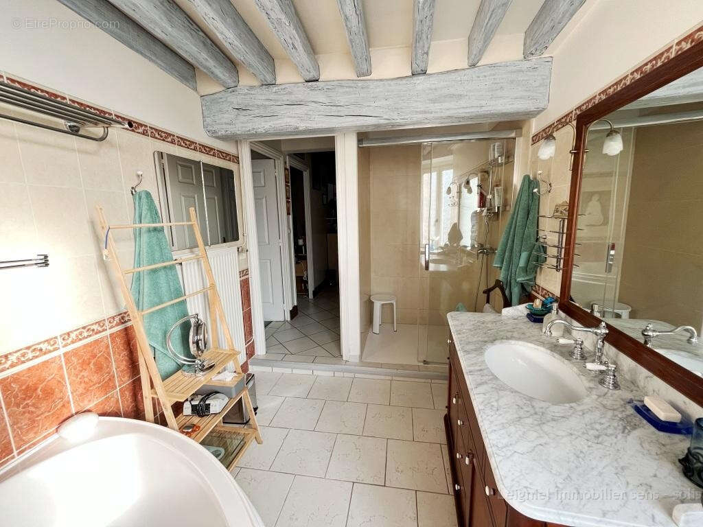 Maison à FONTAINEBLEAU