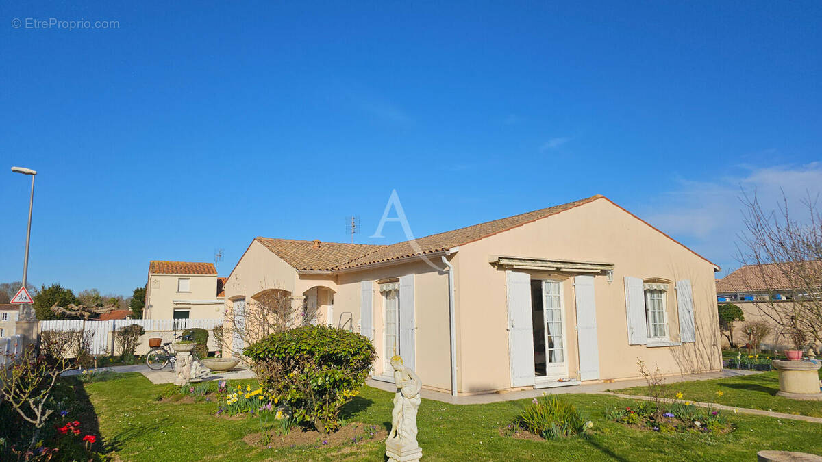 Maison à PORT-DES-BARQUES