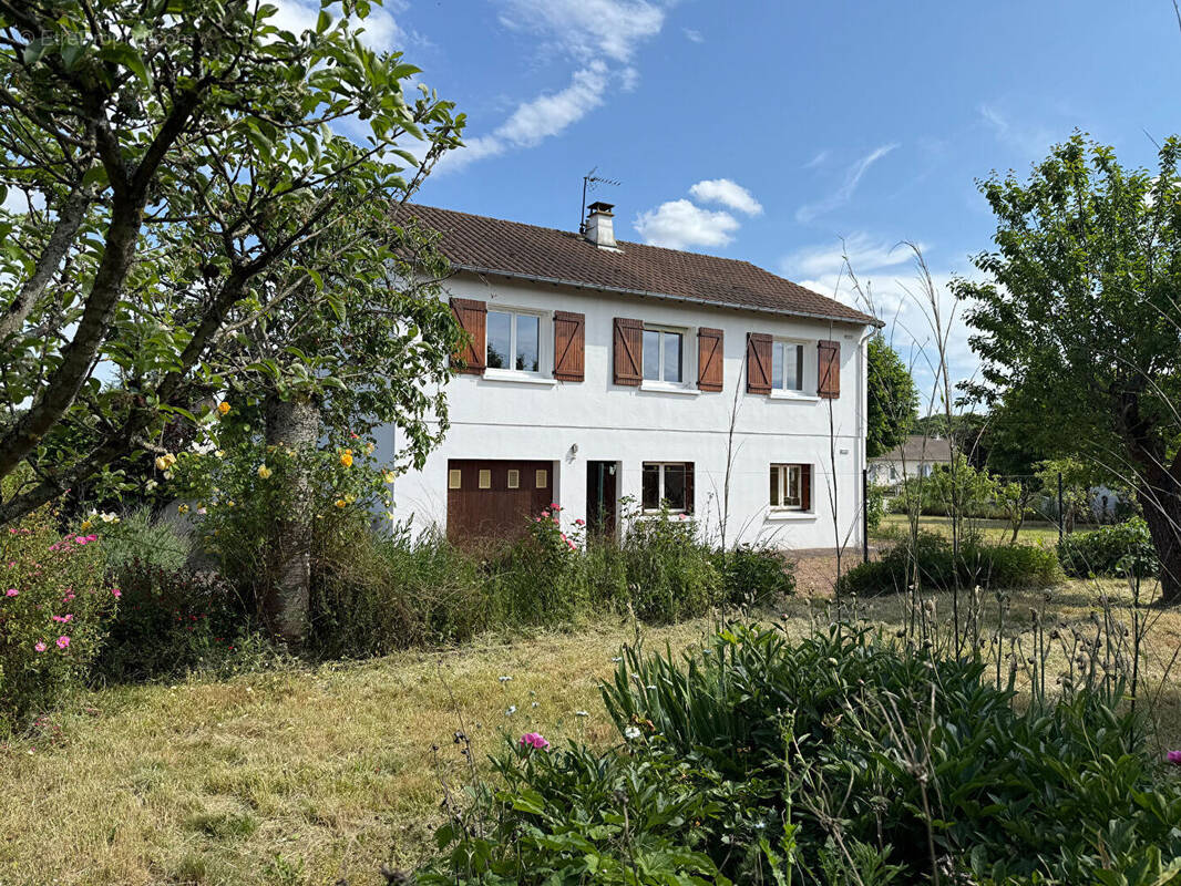 Maison à LIGUGE
