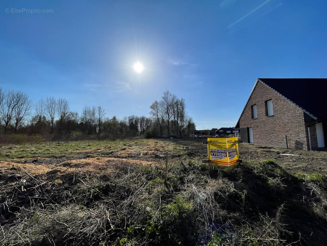Terrain à MORTAGNE-DU-NORD