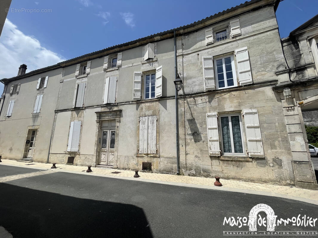 Appartement à COGNAC