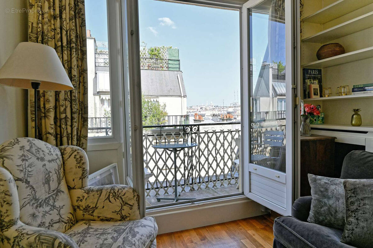Appartement à PARIS-17E