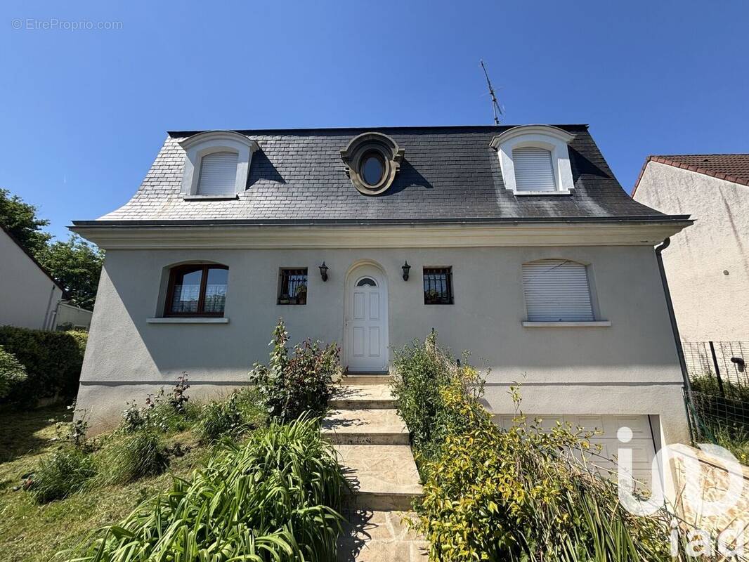 Photo 1 - Maison à LE PLESSIS-TREVISE