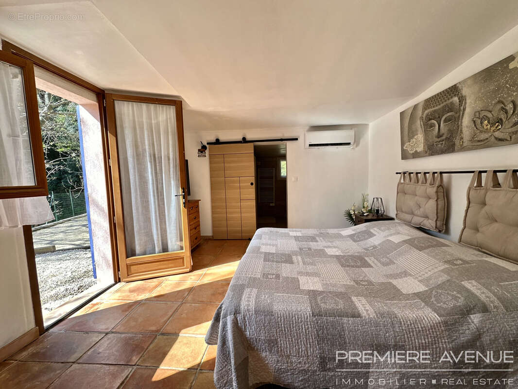 Maison à LA GARDE-FREINET