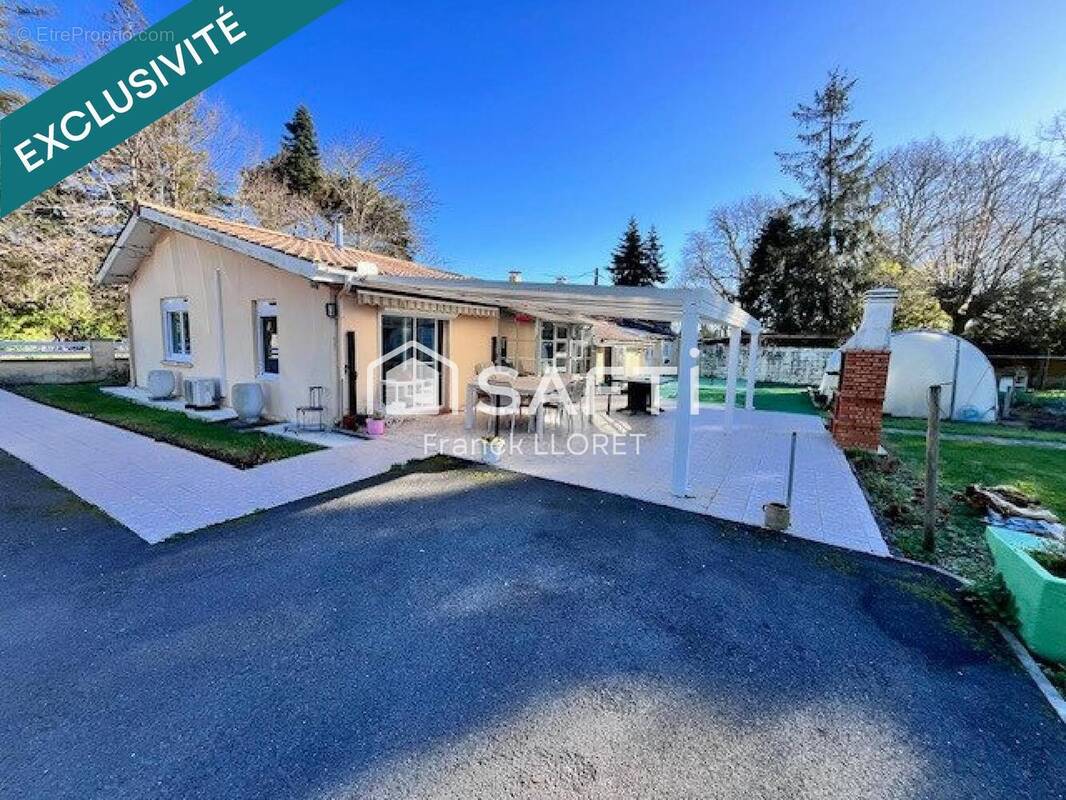 Photo 1 - Maison à VENDAYS-MONTALIVET