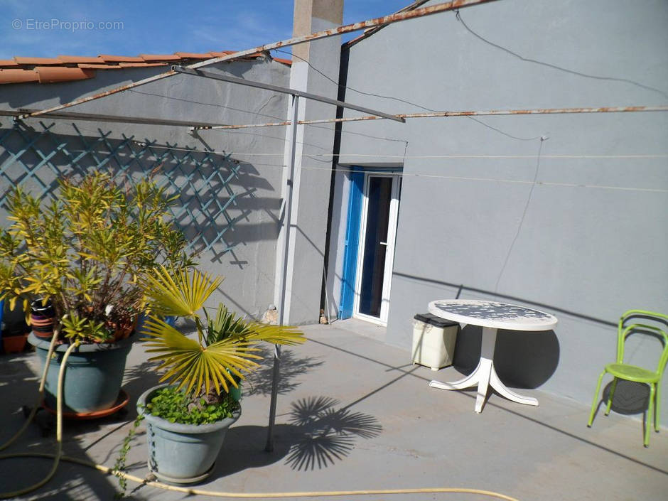 Maison à AZILLE