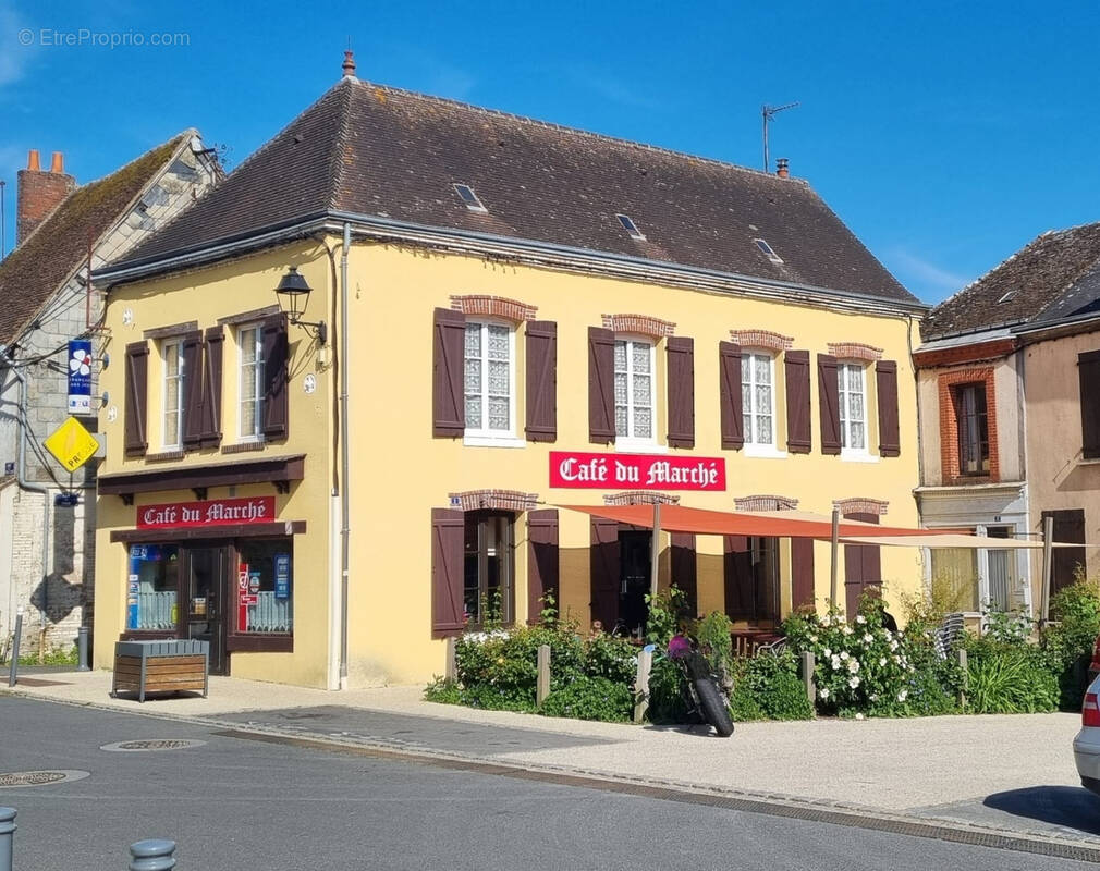 Commerce à LA BAZOCHE-GOUET