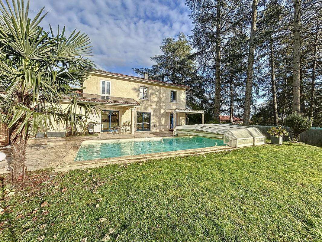 Maison à CHARBONNIERES-LES-BAINS
