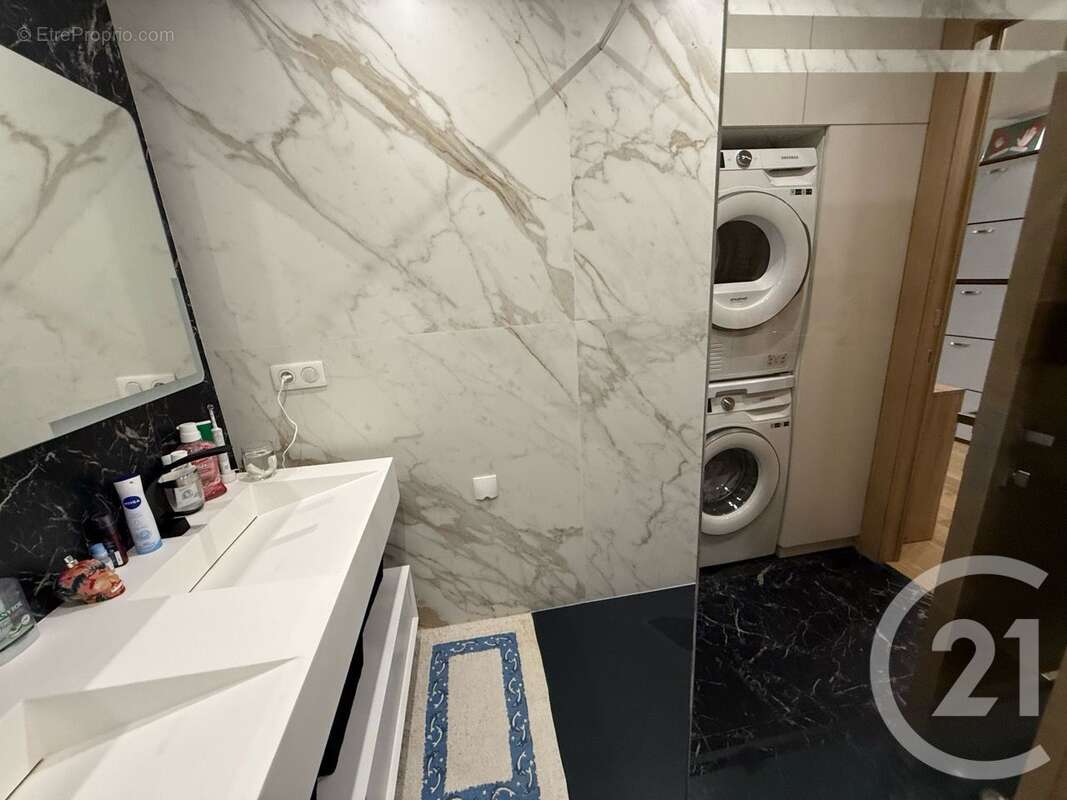 Appartement à ROQUEBRUNE-CAP-MARTIN