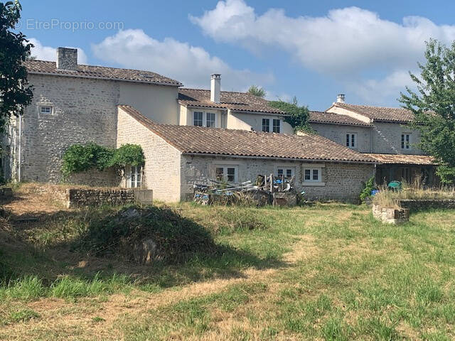 Maison à SAINT-CIERS-DU-TAILLON