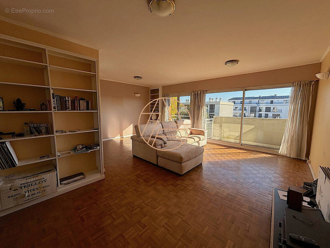 Appartement à SAINT-MAUR-DES-FOSSES