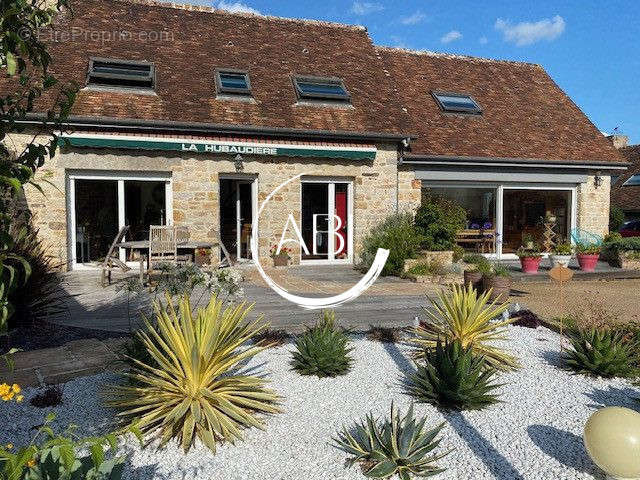 Maison à COUTERNE