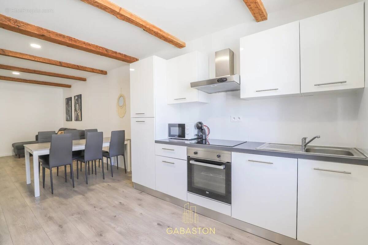 Appartement à MARSEILLE-1E